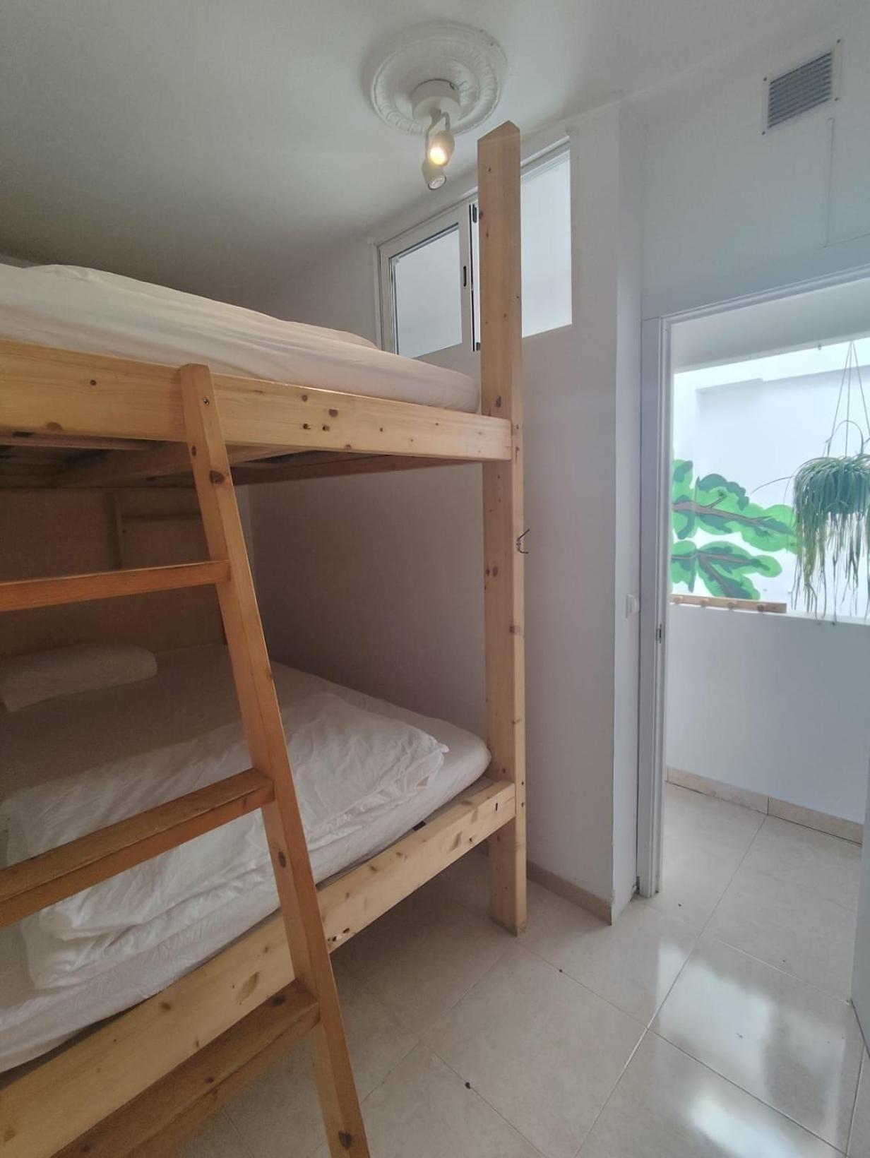 לאס פאלמס דה גראן קנאריה La Ventana Azul Surf Hostel מראה חיצוני תמונה