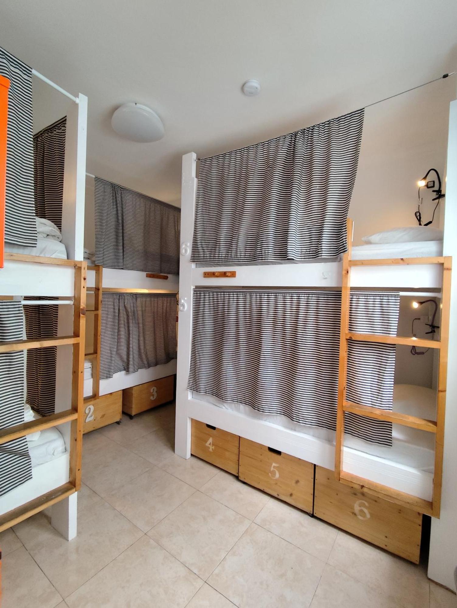 לאס פאלמס דה גראן קנאריה La Ventana Azul Surf Hostel מראה חיצוני תמונה