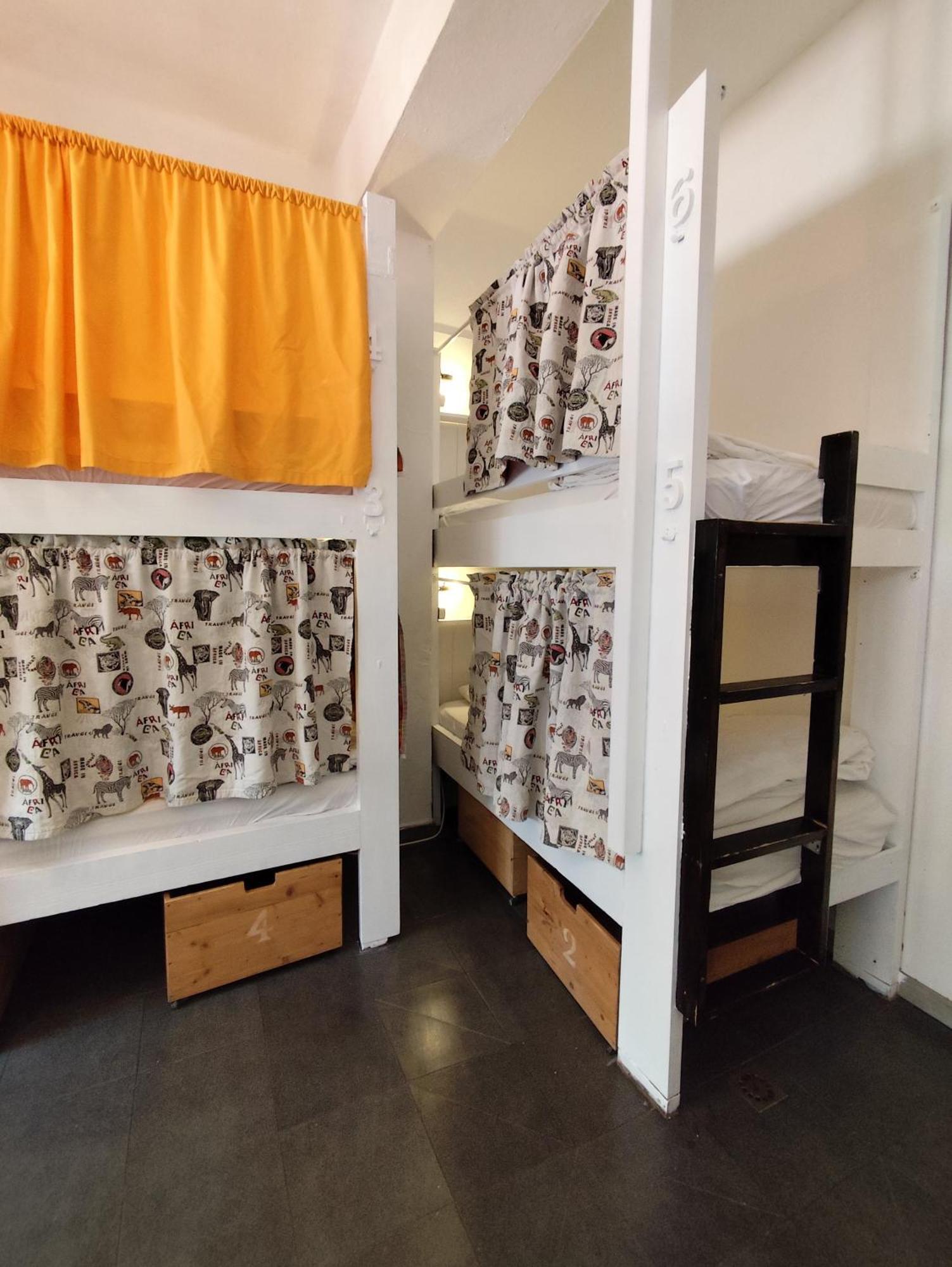 לאס פאלמס דה גראן קנאריה La Ventana Azul Surf Hostel מראה חיצוני תמונה